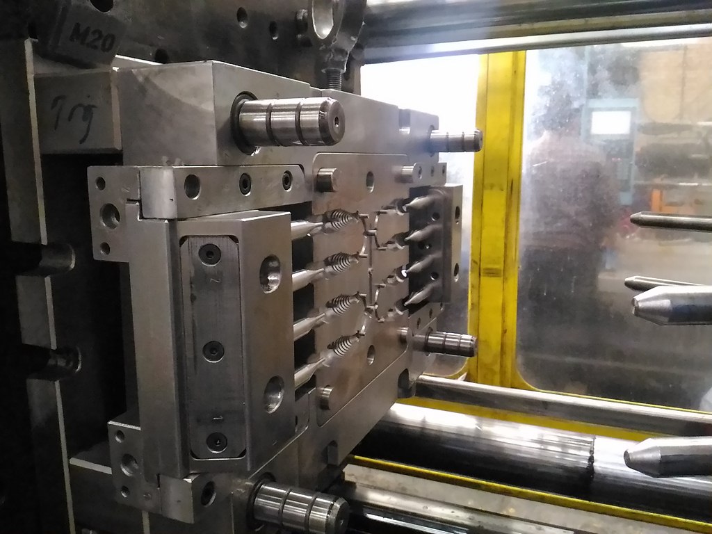 خدمات تزریق پلاستیک